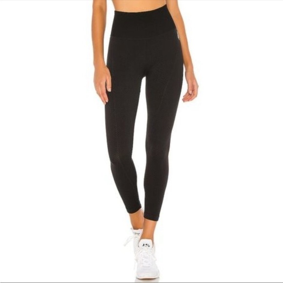 Free People Pants - FREE People Movement Vintage Black Ribbed Chevron Leggings Cropped Size XS